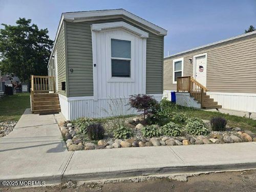 9 Mary Ann Ct, Keansburg, NJ, 07734-3229 | Card Image