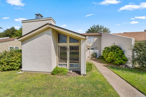 b-1950-B Leslie Dr, Kerrville, TX, 78028-2529 | Card Image