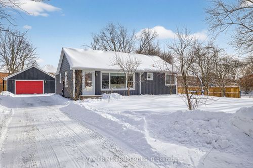 18979 Centre St, Mount Albert, ON, L0G1M0 | Card Image