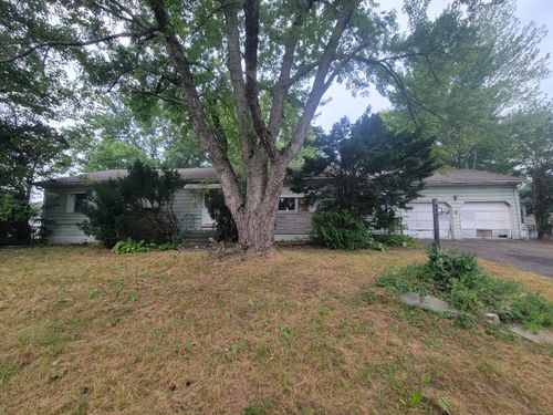826 Brewer St, East Hartford, CT, 06118-2351 | Card Image