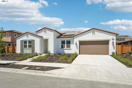 427 Trellis Way, Brentwood, CA, 94513-7253 | Card Image