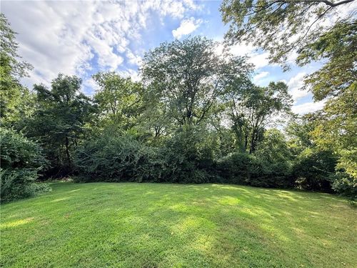 1304 N River Blvd, Independence, MO, 64050-1757 | Card Image
