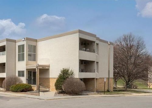 11-1911 Viking Dr Nw, Rochester, MN, 55901-2470 | Card Image