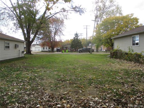 26059 Lamour St, Harrison Township, MI, 48045-3254 | Card Image