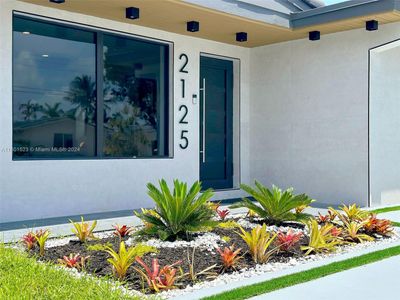 2125 Ne 17th Ave, House other with 3 bedrooms, 3 bathrooms and null parking in Wilton Manors FL | Image 2