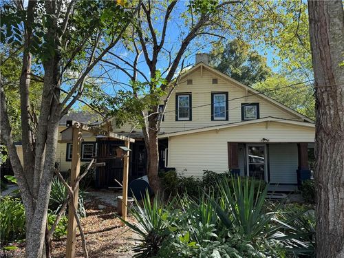 724 Summit St, Walnut Cove, NC, 27052-9320 | Card Image