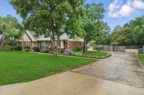 207 Stone Canyon Dr, Highland Village, TX, 75077-7011 | Card Image
