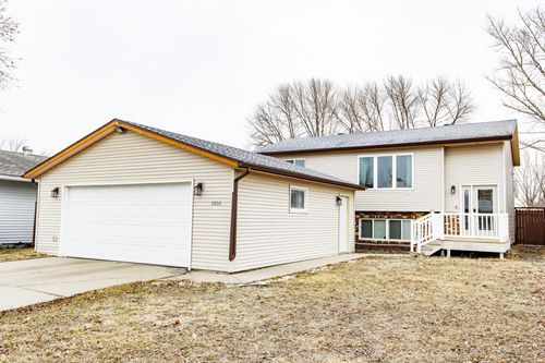 2008 5th Ave E, West Fargo, ND, 58078-2319 | Card Image