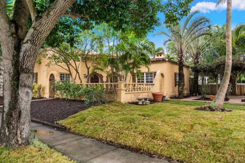 735 Colonial Rd, West Palm Beach, FL, 33405-3903 | Card Image