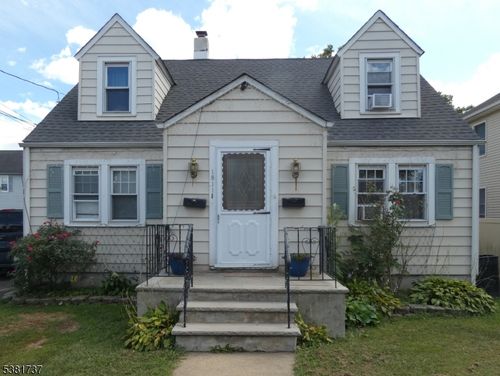 1911 W Camplain Rd, Manville, NJ, 08835-1657 | Card Image