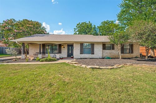 221 Linda Ln, Irving, TX, 75062-4622 | Card Image