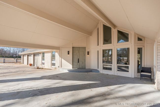 Covered parking under the porte-cochere | Image 8