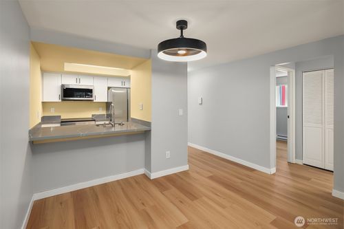 j101-14480 Ne 31st St, Bellevue, WA, 98007-3606 | Card Image
