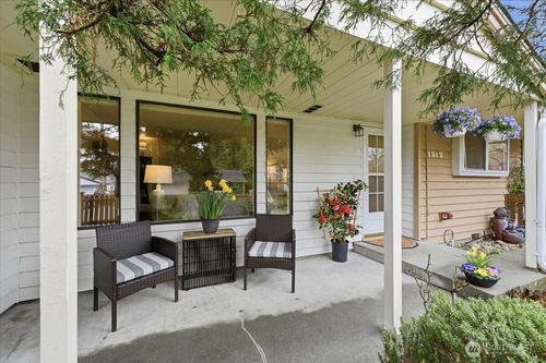 1312 N 171st Street, Shoreline, WA, 98133 | Card Image