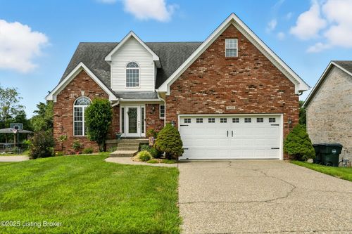 4420 Chenwood Ln, Jeffersontown, KY, 40299-4017 | Card Image