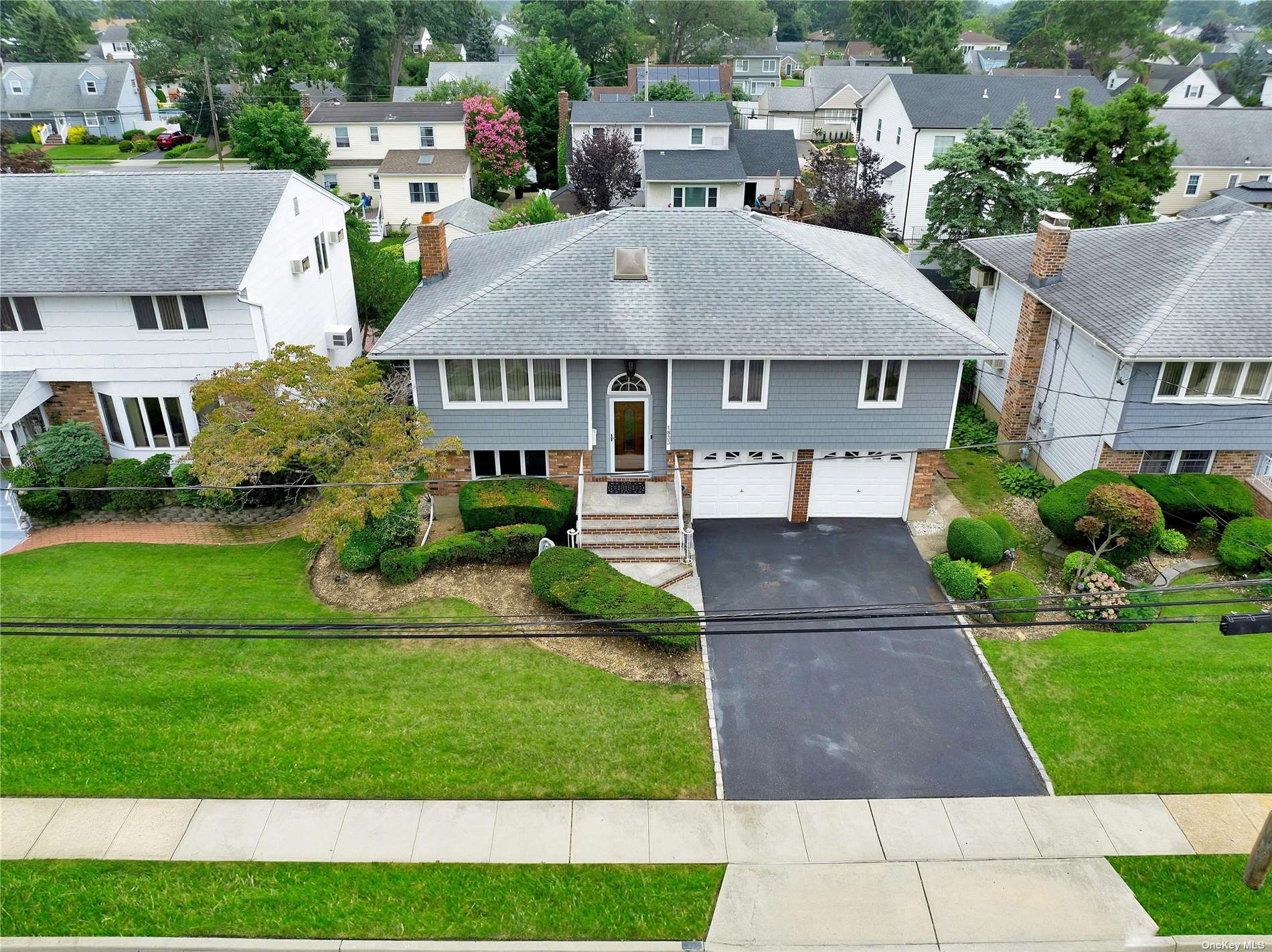 Jefferson Ave, North Bellmore, NY 11710
