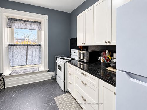 3-33 King St W, Brockville, ON, K6V3P7 | Card Image