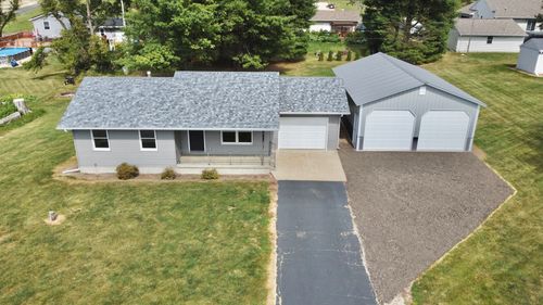 16271 7th St, Pecatonica, IL, 61063-9453 | Card Image