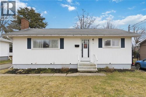 17 Bissett Ave, Moncton, NB, E1E2S8 | Card Image
