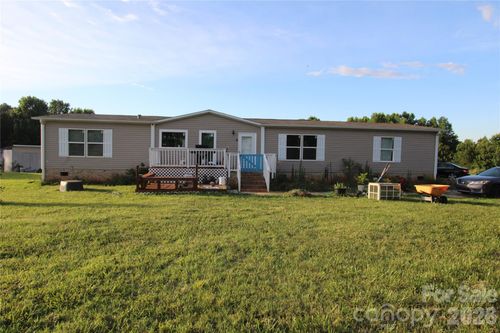 104 Waynes Pl, Kings Mountain, NC, 28086-8307 | Card Image