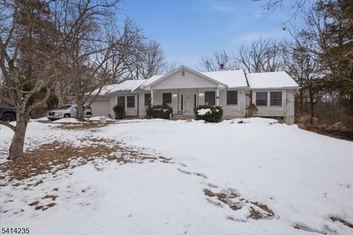 142 N Locust Lake Rd, Blairstown, NJ, 07825-3420 | Card Image