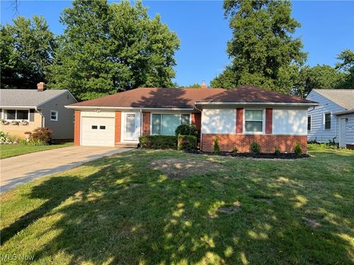 1135 Blanchester Rd, Lyndhurst, OH, 44124-1323 | Card Image