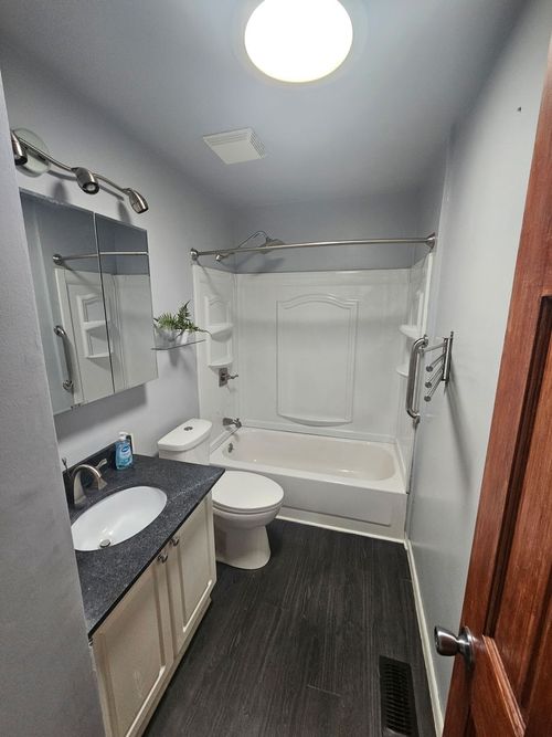 16822 90th Ave, Orland Hills, IL, 60487-6021 | Card Image