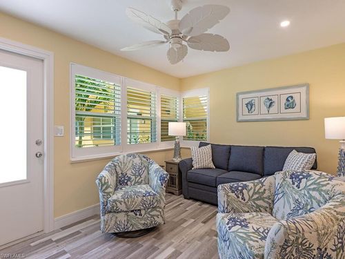 211a-211 8th Ave S, NAPLES, FL, 34102-6828 | Card Image