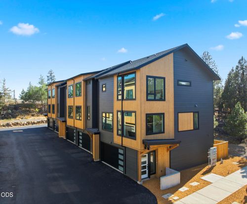 148 Nw Copperwood Court, Bend, OR, 97703 | Card Image