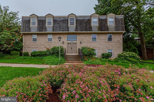 856201-856 College Pkwy, ROCKVILLE, MD, 20850-1935 | Card Image