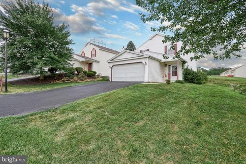 6112 Macarthur Dr, HARRISBURG, PA, 17112-8540 | Card Image