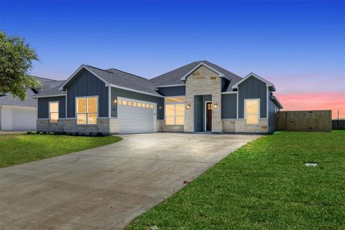 155 Oak Cluster Dr, Columbus, TX, 78934 | Card Image