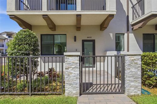0-4426 Nw 83 Parkway, Doral, FL, 33166 | Card Image