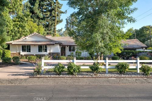 23154 Mariano St, Woodland Hills, CA, 91367-6136 | Card Image