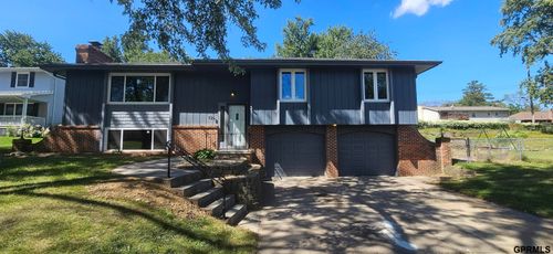 1126 Hackney Dr, Papillion, NE, 68046-2810 | Card Image