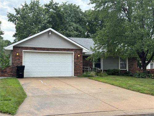 1806 N Lazy Branch Rd, Independence, MO, 64058-1246 | Card Image