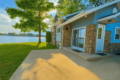 238 Cooks Lndg, Michigan Center, MI, 49254-1415 | Card Image