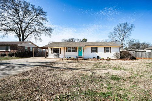 1300 Burroughs Ave, Muscle Shoals, AL, 35661-2508 | Card Image