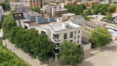 3n-1656 Bosworth Ave, Chicago, IL, 60642-8065 | Card Image