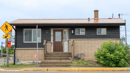 817 Miner Ave W, Ladysmith, WI, 54848-1735 | Card Image