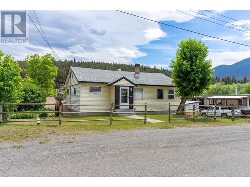 1303 Bell St, Clinton, BC, V0K1K0 | Card Image
