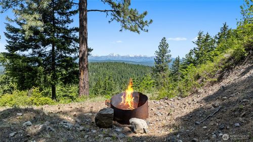 1208 Rodeo Rd, Cle Elum, WA, 98922-8994 | Card Image