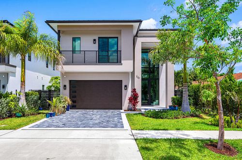 239 Ne 11th St, Delray Beach, FL, 33444-4073 | Card Image