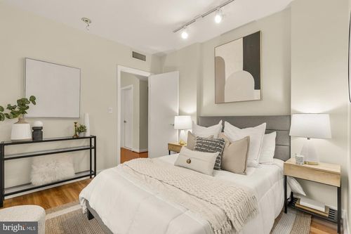 apt-200-3534 10th St Nw, WASHINGTON, DC, 20010-1437 | Card Image