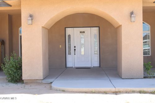 10650 Keller Dr, California City, CA, 93505-2363 | Card Image