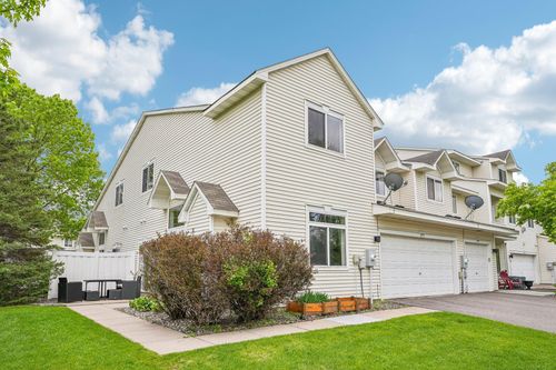 405-8996 Sawgrass Gln, Maple Grove, MN, 55311-2549 | Card Image