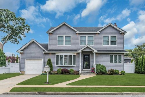9 Pompano Ln, Massapequa Park, NY, 11762-1432 | Card Image