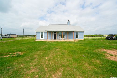 2948 Fm 1922, Floresville, TX, 78114-3717 | Card Image