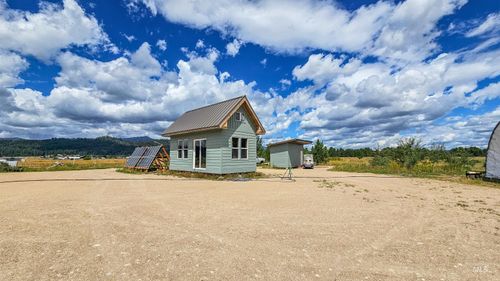 101 Sixty Ln, Cascade, ID, 83611-5429 | Card Image