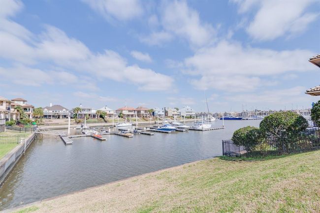 Live here in Waterford Harbor. Upscale gated community on the water. | Image 43